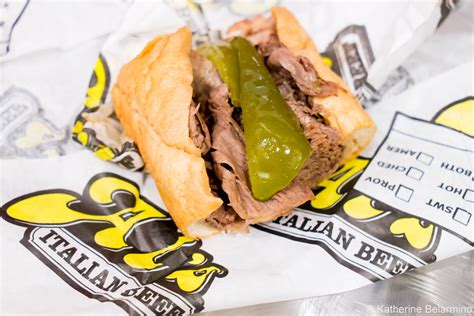 5 Iconic Chicago Foods You Must Try | Travel the World