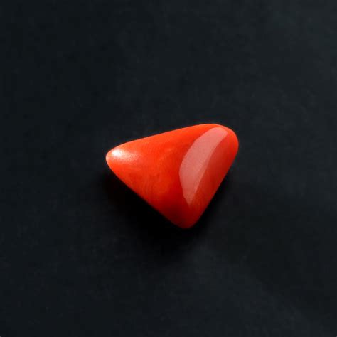 Buy Triangular Italian Red Coral Stone (Moonga) Online | Best Price ...