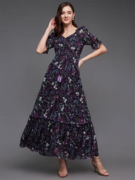 Women's Multicolored-Base-Black Sweetheart-Neck Puffed Sleeve Floral R