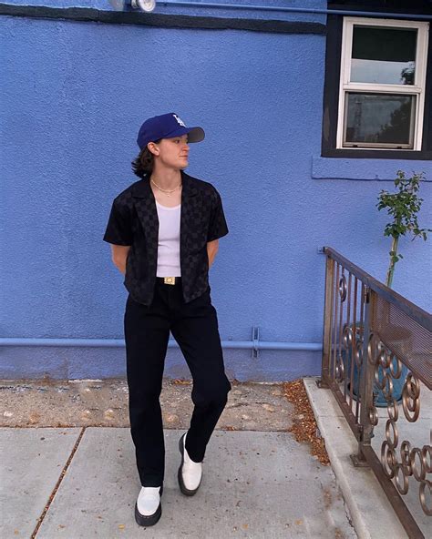 masc lesbian outfit idea | Tomboy chic outfits, Lesbian outfits ...
