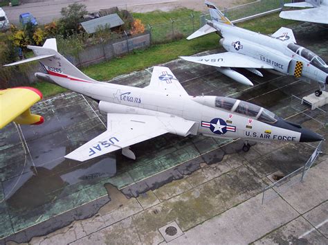 File:McDonnell F-101 Voodoo high.jpg - Wikipedia