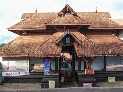 25 Famous Temples In Kerala That Showcase Its Heritage In 2023!