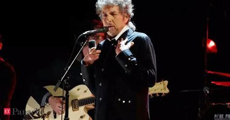 Bob Dylan sells his entire recording catalog, rights to multiple future ...