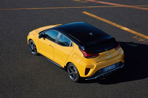 Hyundai Veloster Black Turbo