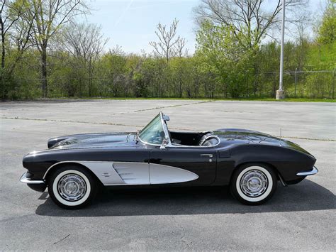 1961 Chevrolet Corvette | Midwest Car Exchange