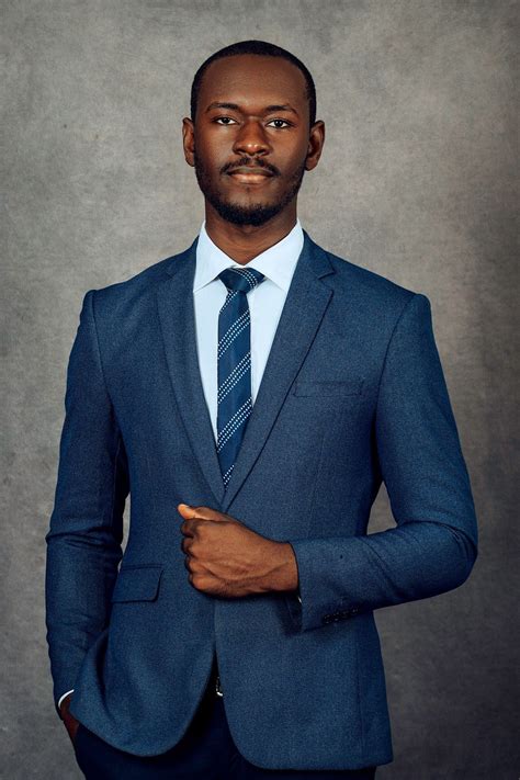 Business Man Headshot 的图像结果