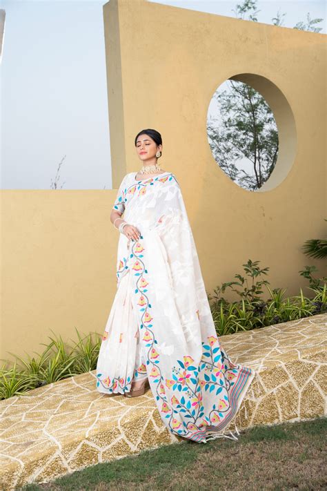 Kaashi White Cotton Jamdani Saree – Gajarai