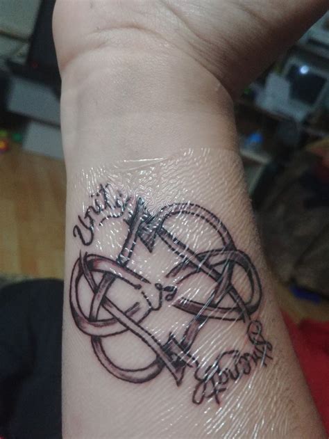 How to Add Effects to Tattoos Unity 的图像结果