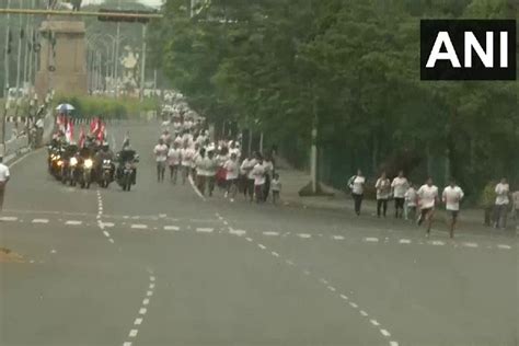 Over 2,000 take part in run to mark victory in 1971 war
