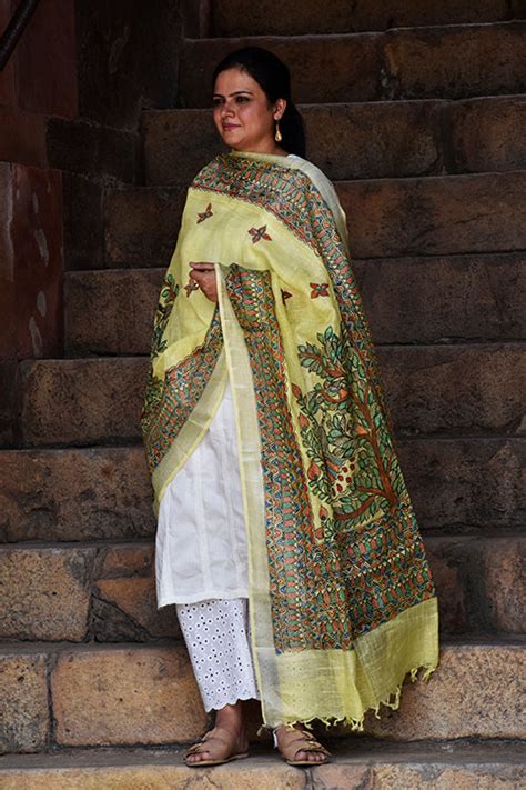 Diorama Designs Madhubani Hand-Painted 'Radha Krishna' Linen Dupatta ...