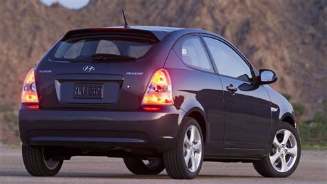 2009 Hyundai Accent Hatchback Pricing, Photos & Specs