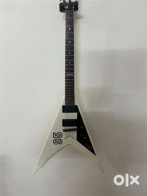 White Electric Guitar - Musical Instruments - 1809751761