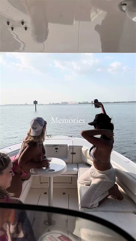 Bella Joie (@bellajoie) - Urlebird