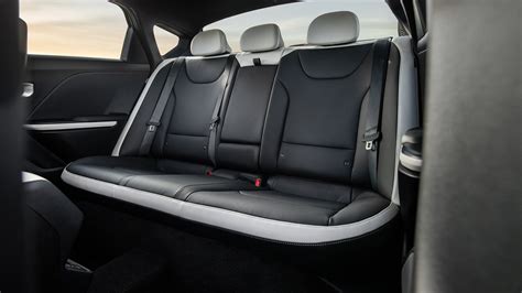 2025 Kia K4 vs. K5: Specs and Features Compared