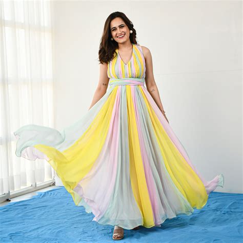 Flamboyant Sleeveless Backless Layered Georgette Dress For Women ...