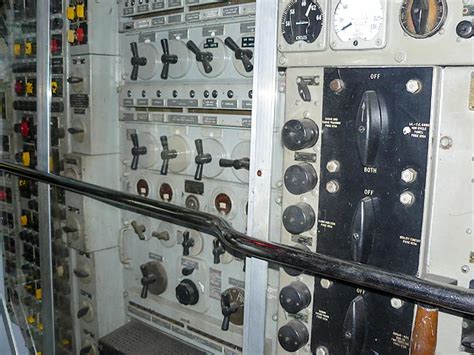 17 Electrical Fuse Panel