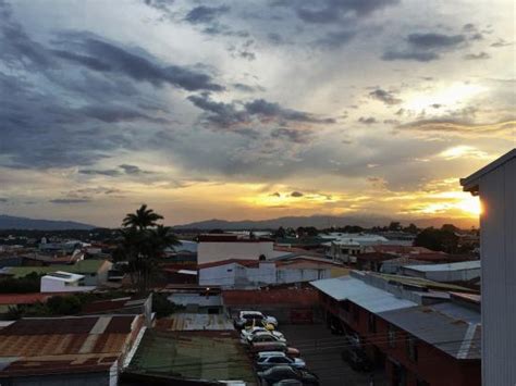 ALAJUELA BACKPACKERS AIRPORT HOSTEL - Hostel Reviews, Photos, Rate ...