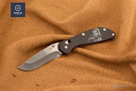 Custom Folding Knife with Scrimshaw Handle | Noblie