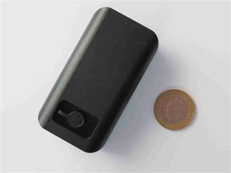 Small Tracking Device - no wires, easy to use
