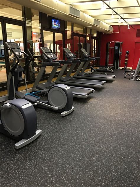 The Claridge Hotel Gym: Pictures & Reviews - Tripadvisor