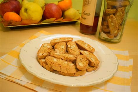 На вкусен път с Татяна: Бишкоти ди Прато или кантучини - тосканските ...