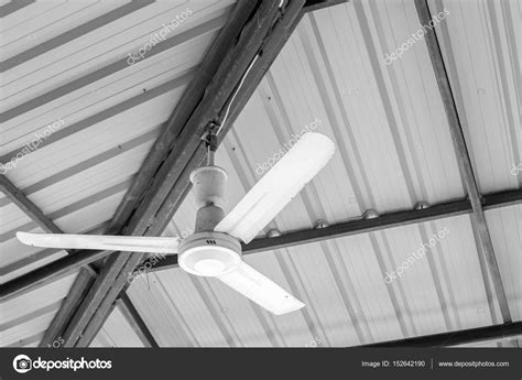 How To Mount A Ceiling Fan On Metal Beam | Shelly Lighting