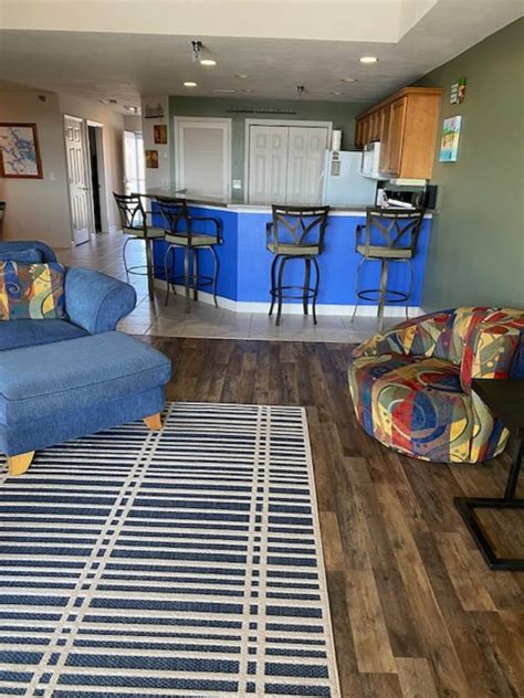 Lake of the Ozarks Waterfront Vacation Rentals - Missouri, United ...