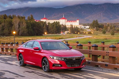 Fondos de Pantalla 2560x1706 Honda 2018 Accord Sport Rojo Metálico Coches descargar imagenes