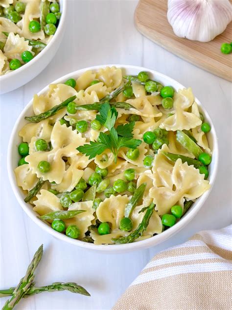 Creamy Pea Pasta - Claire Bear Bites