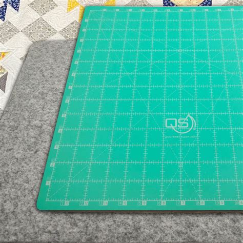 Quilters Select Wool Press & Cut Mat 14" x 14" - Quilters Select