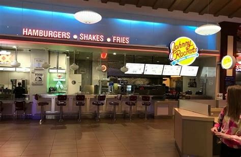 Mandalay Bay Food Court: Restaurants & Hours