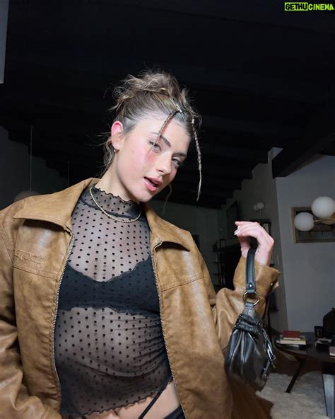 Faith Ordway Instagram – me once a month when i’m not wearing gym clothes | Gethu Cinema