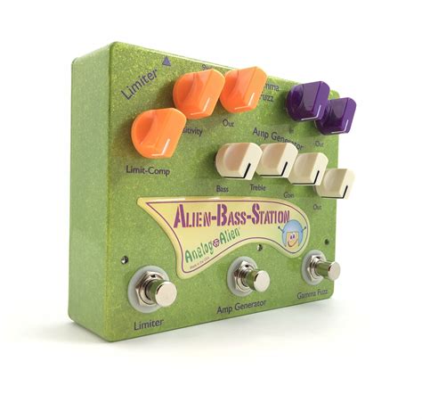 Alien Bass Station 的图像结果