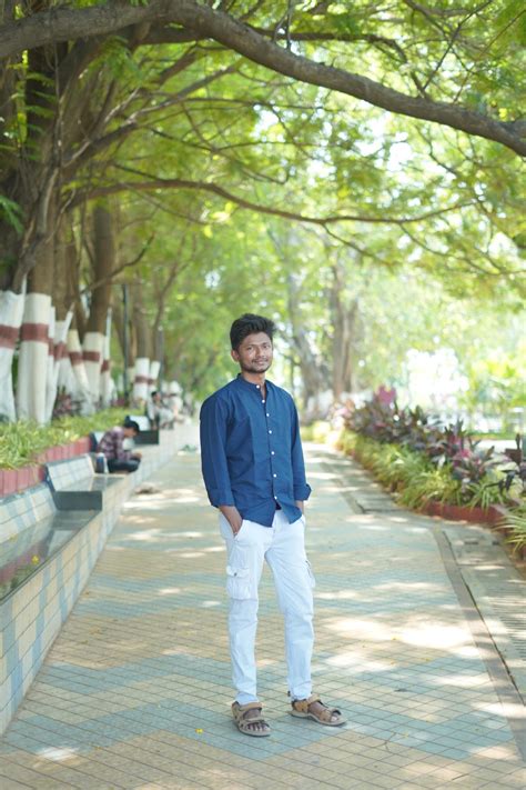 Discover and Create Profiles of Famous People | FamousPeople.in