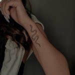 32 Small Snake Tattoo Models for 2021 - Small Tattoos & Ideas