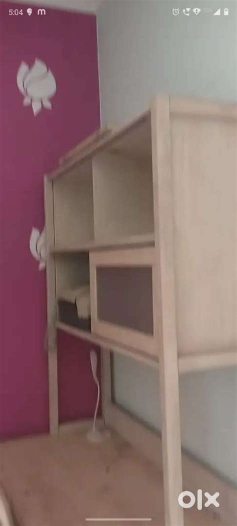 1 room available for girls in 2 bhk in alpha 1 - For Rent: Houses ...