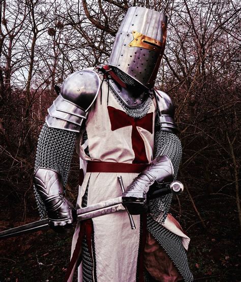 The knight armor through the middle ages – Artofit