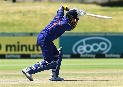 Ind vs WI 2022 | Twitter reacts as KL Rahul gets run-out after mixup ...