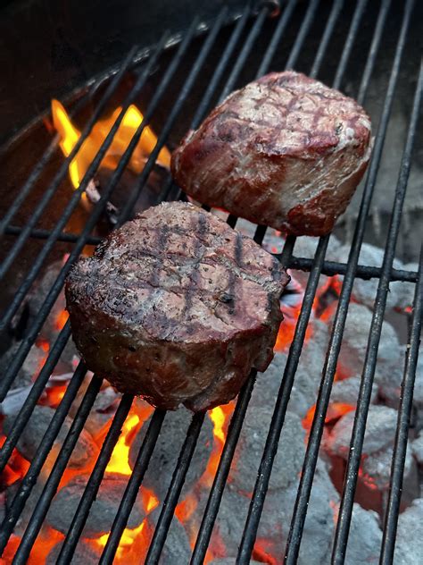 Reverse sear filet mignon over applewood and charcoal : r/grilling