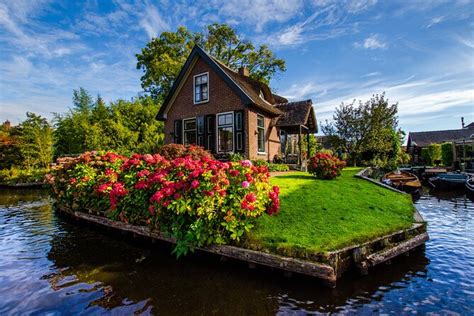2026 Giethoorn: Highlights Canal Cruise and Sightseeing Village (with ...