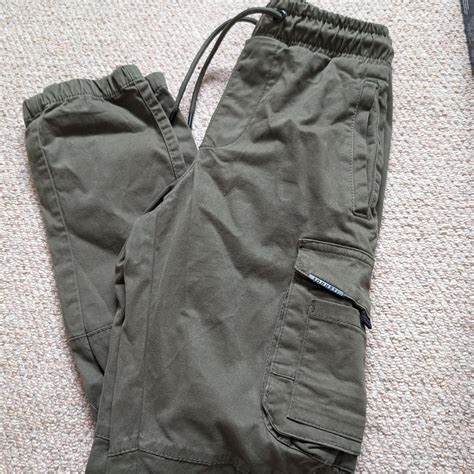 Sonneti mens cargos - Depop