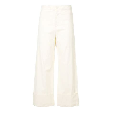 3 times Deepika Padukone perfected all-white outfits for our style ...