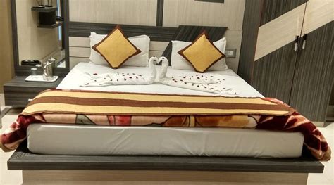 OISHI PLAZA HOTEL & BANQUETS (Guyanala) - Hotel Reviews & Photos ...