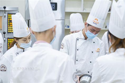 现在有哪些培训学校，比较好的烘焙培训学校有哪些_学烘焙_陕西新东方烹饪学校