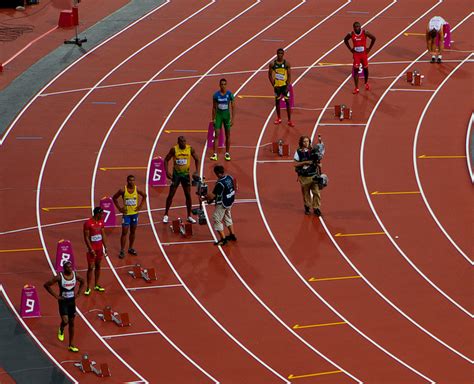 【运动会特辑】｜俞嘉丽获学生女子甲组400米决赛第六名和200米决赛第八名