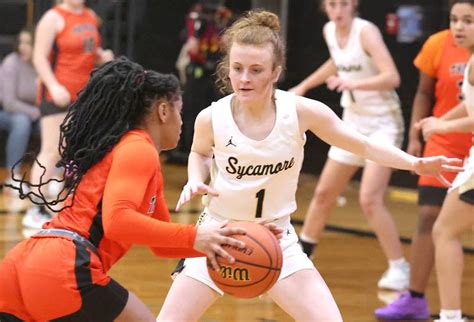 Photos: Sycamore, Freeport meet in sectional semifinal – Shaw Local