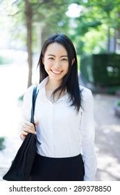 Business Women Going to Work 的图像结果