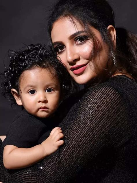 Subhashree Ganguly claps back at body shaming with stunning pics ...