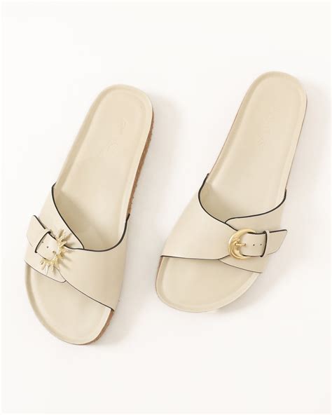 Mitthu Sandals: Eco-Friendly Comfort with Parrot Embroidery – Birdhouse