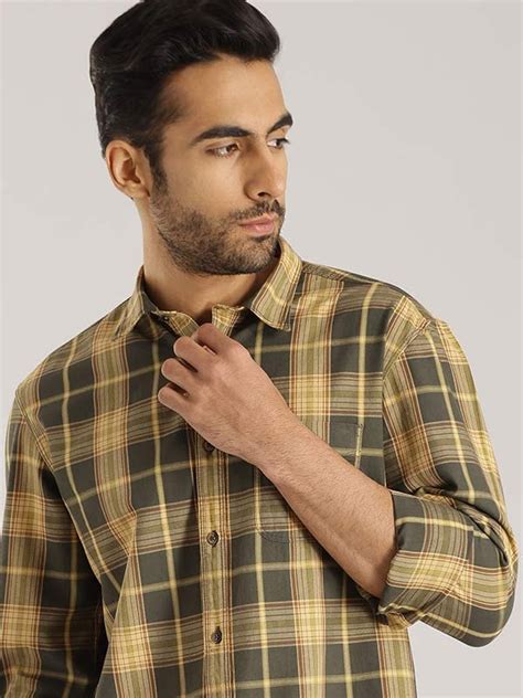 Buy Men Checked Full Sleeve Cotton Shirt Online | Indian Terrain